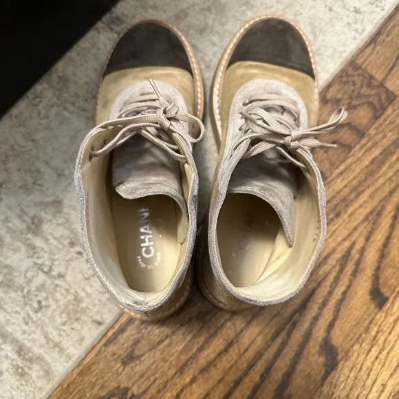 100% authentic Chanel Interlocking CC Logo Lace Up Suede Boots Booties - Picture 12 of 15